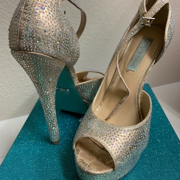 Betsy Johnson Champagne Something Blue Fab SB-Ivy - Picture 3 of 5